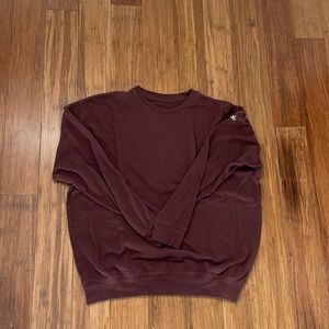 Alo yoga soho long sleeve burgundy color